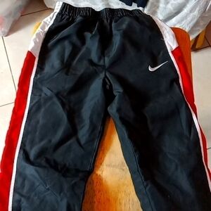 Nike Kids Toddlers NWOT Joggers Sweatpants Black w/ Red & White Stripes Size 6.